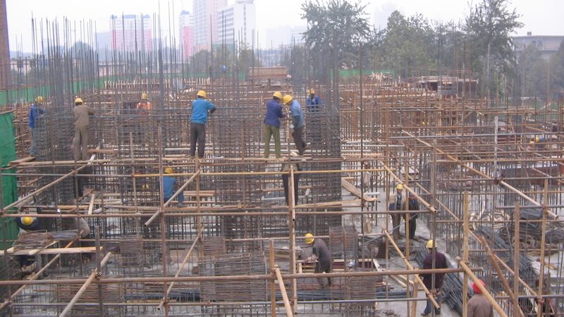 钢结构厂房安装多少钱一平？揭秘成本构成与影响因素